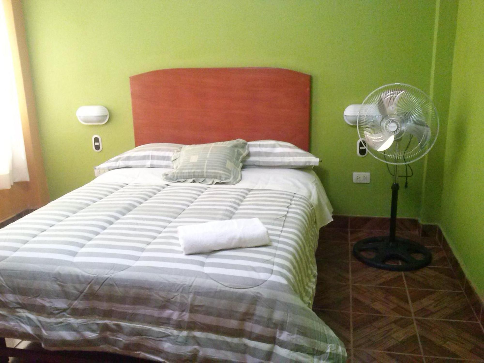 Hostal Real Alcazar Наска Номер фото